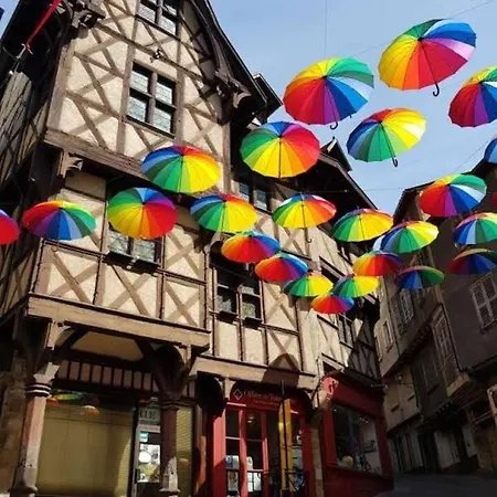 Nouveau Maison Typique Holiday home Thiers