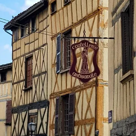 Dom wakacyjny Nouveau Maison Thiernoise Typique