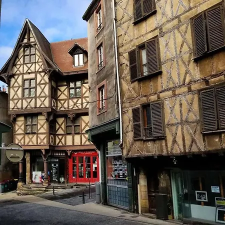 Holiday home Nouveau Maison Typique Thiers